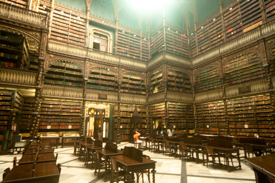 Roteiro no Rio de janeiro com os principais atrativos Real Gabinete Português de Leitura: uma das bibliotecas mais bonitas do mundo
