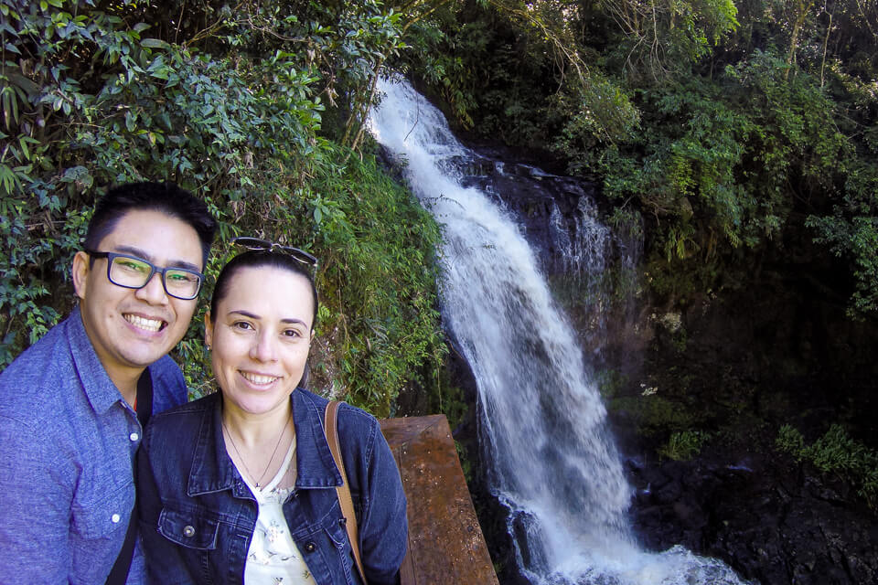 O que ver e fazer na Serra Gaúcha?Visitar a cachoeira do Alambique Flor do Vale