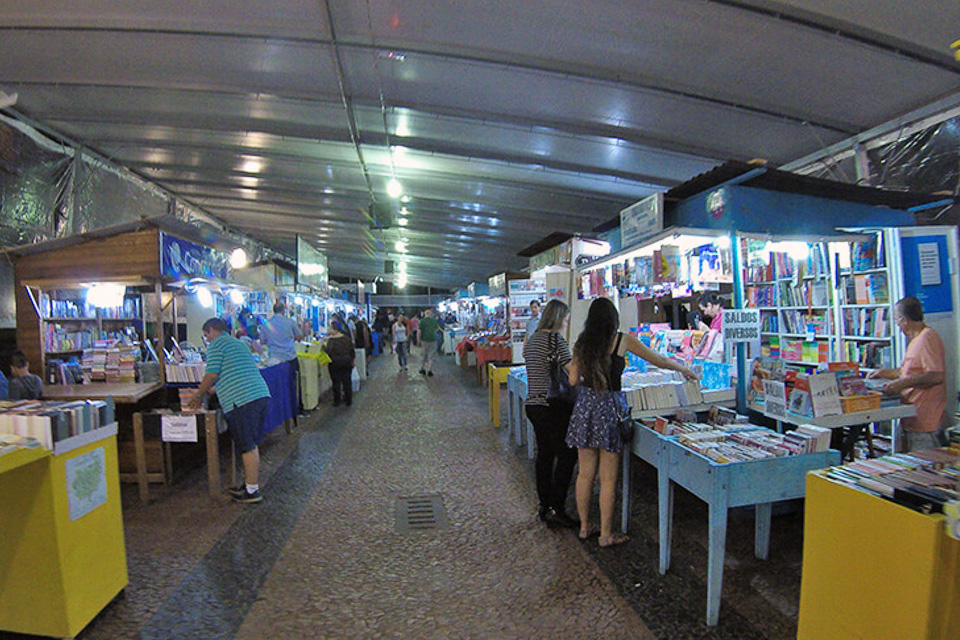  Centro Histórico de Porto Alegre e a tradicional feira do livro