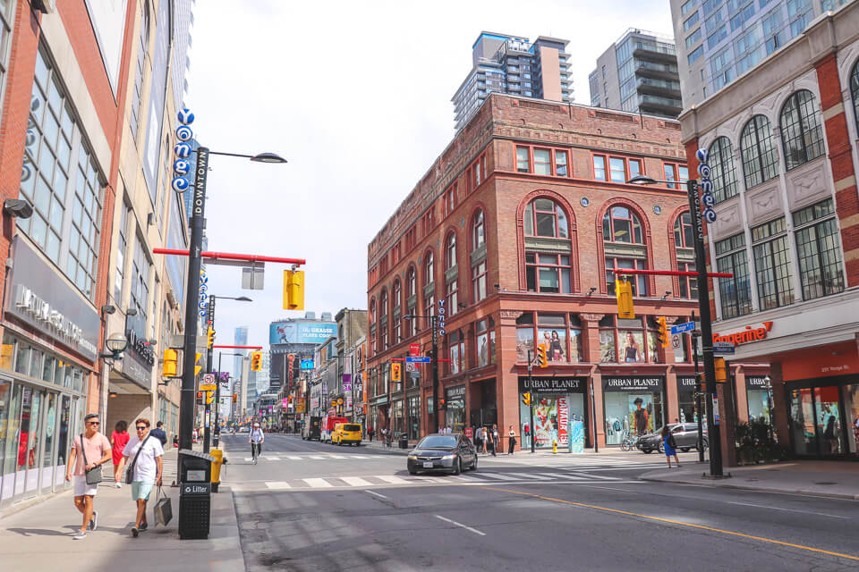 Onde ficar em Toronto – Dundas-Yonge Square