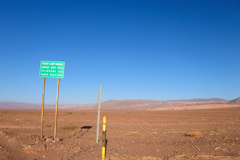 Lagunas Escondidas de Baltinache - Deserto do Atacama - Minas terrestres no Atacama