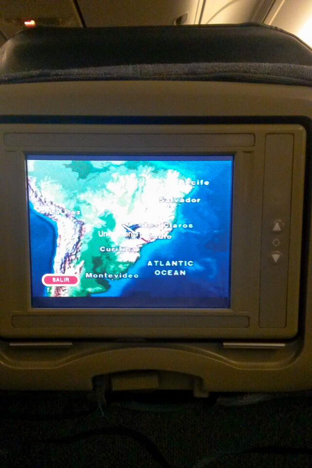 Como é voar para os Estados Unidos na classe econômica da Aeroméxico. Entretenimento a bordo e telas individuais