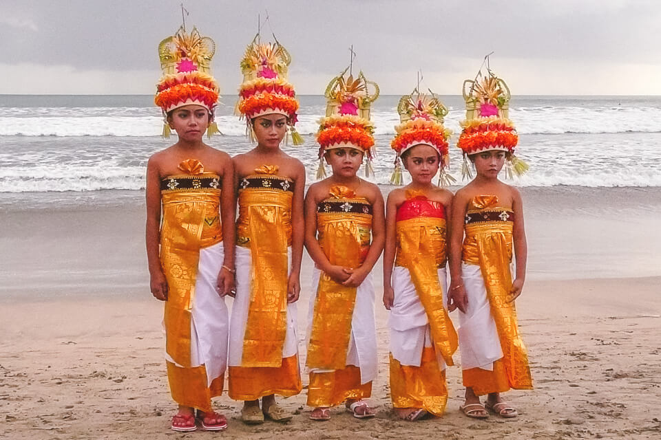 Cerimônia religiosa em Bali