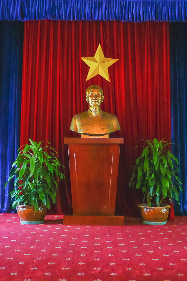 Dentro do Palácio da Reunificação Ho Chi Minh Vietna